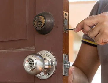 Gallery Locksmith Store Las Vegas, NV 702-208-2048 Gallery Locksmith Store Las Vegas, NV 702-208-2048 - 7-Lock-Installation